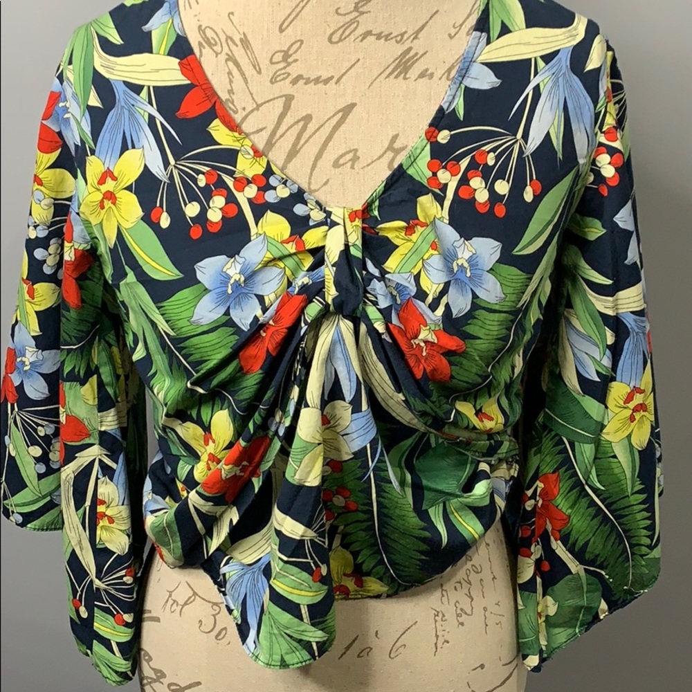 Reselling multicolor Zara Blouse